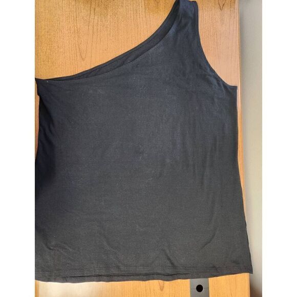 Torrid Black Foxy one shoulder, a symmetrical black top with keyhole design Sz 4 - Picture 5 of 5